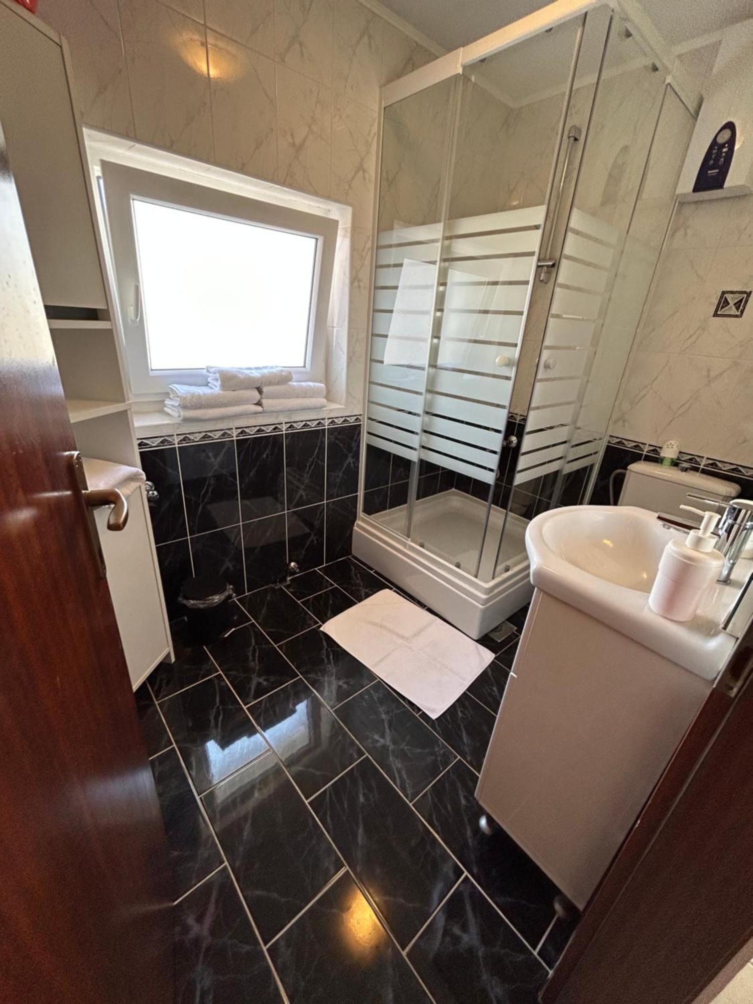 Apartmani Rita Slatine Exterior photo